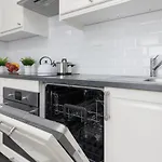 Ursynów With Balcony By Renters Apartamento
