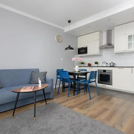 Apartamento Ursynów With Balcony By Renters Varsovia